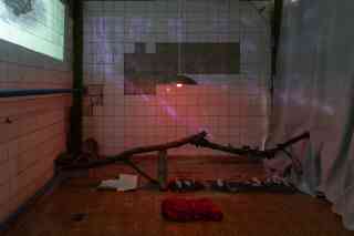 Ansicht des Projekts “...and what else do I know to
say?” von ihrer Künstler:innengruppe “Nemozhlyvo povtoryty”, kuratiert von Max Robotov