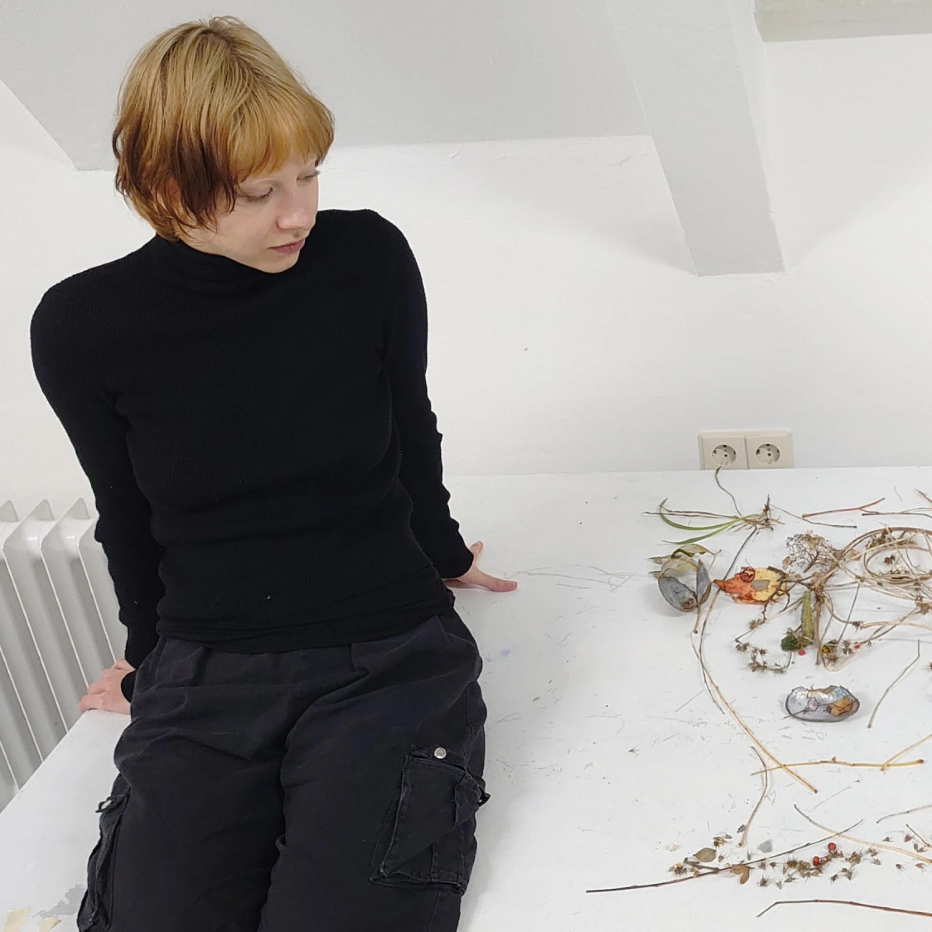 Yevheniia Kriuk in the guest studio of the Künstler:innenhaus. Photo: KH Bremen