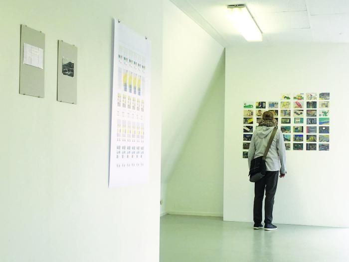 Connecting places 
Ausstellung gemeinsam mit Teresa Häußler, Ausstellungsansicht, Dachatelier Künstlerhaus Bremen, September 2018, Bremen 
Foto: Linda Furker