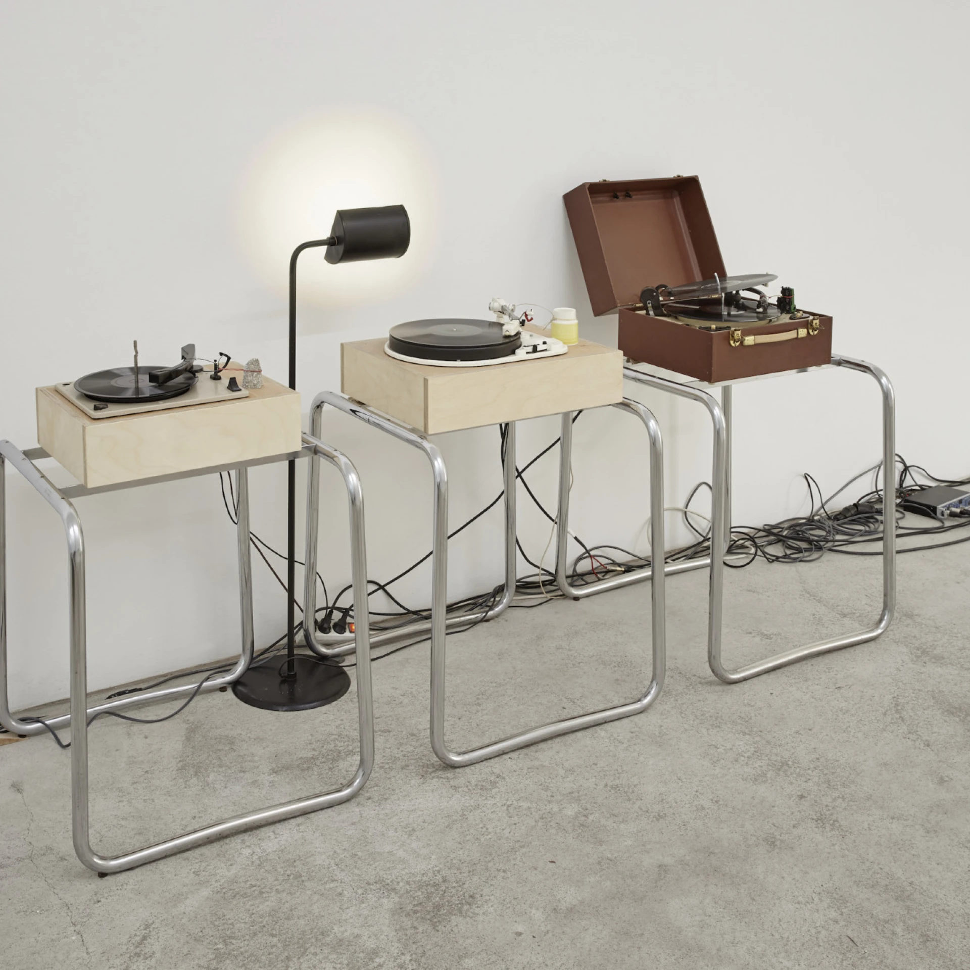 *A MODERN NOSTALGIA*, 2016
Audiovisual salon
Studio house Friesenstraße, Bremen
Photo: Tobias Hübel