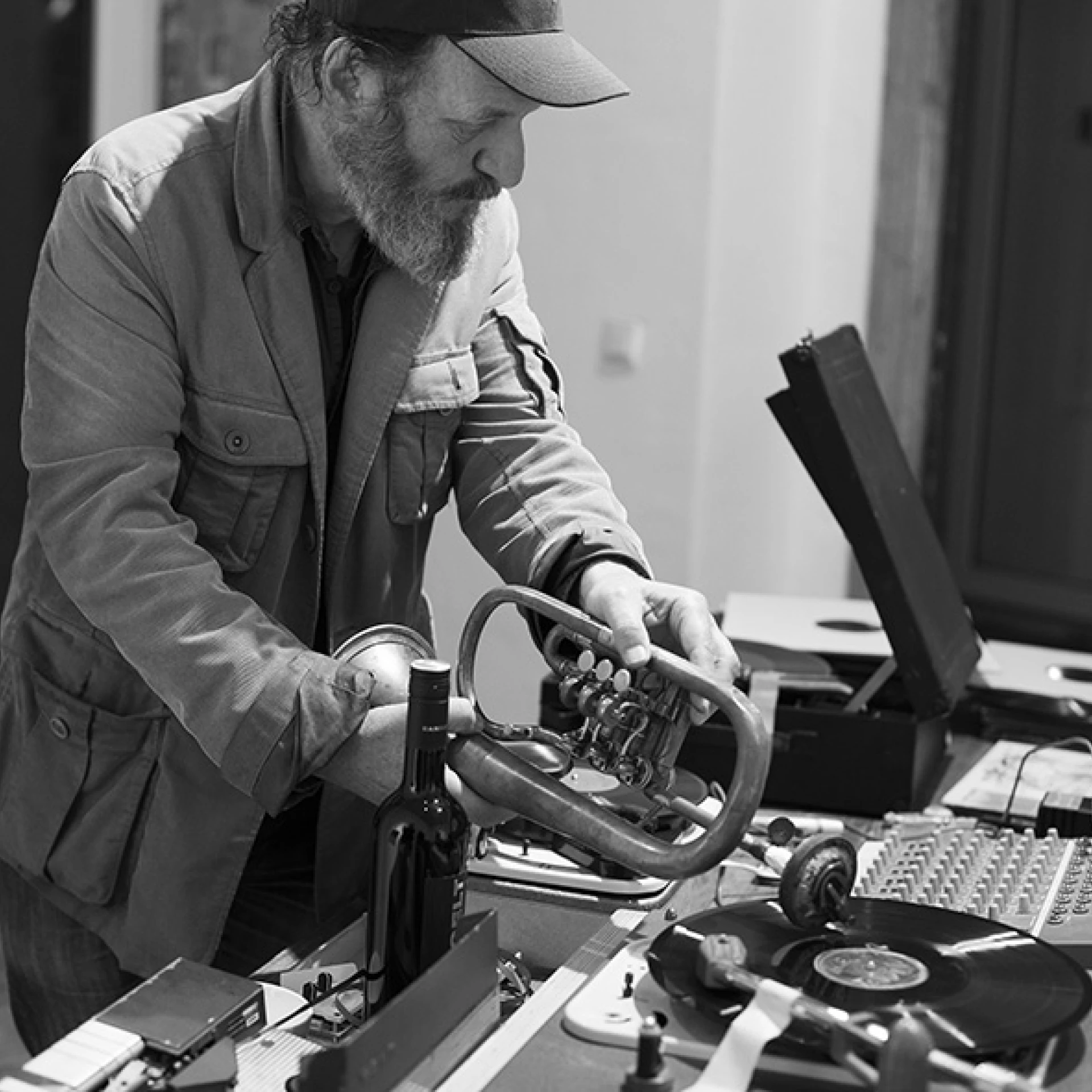 *pol*, 2018
Performance as part of SALON 3.2yl.5 FLOATING POINTS
R. Space for drastic measures, Berlin
Photo: Norman Neumann
