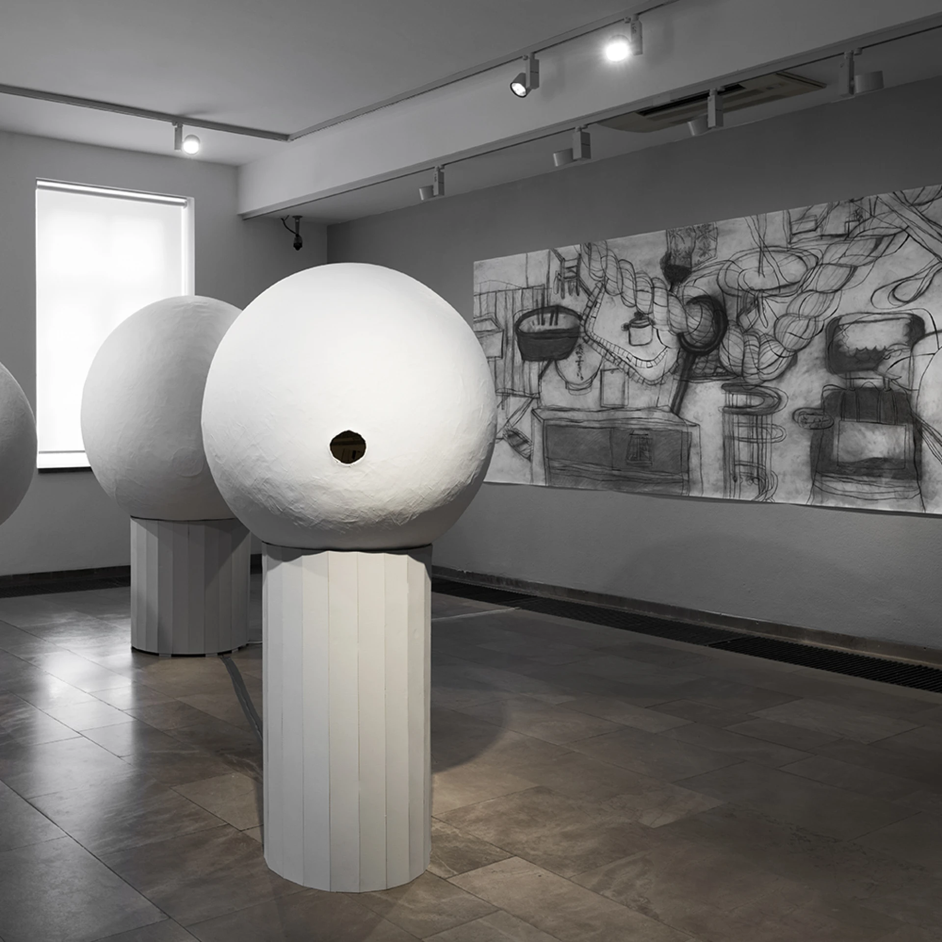 Ansicht der Meisterschülerinnenausstellung 2024, Foto: Jens Weyers